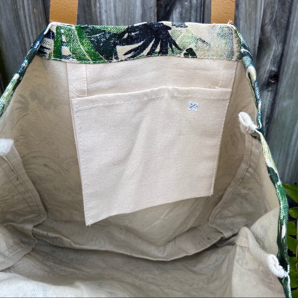 Botanical Pom Pom Tote With Inside Pocket Gift - Picture 3 of 11